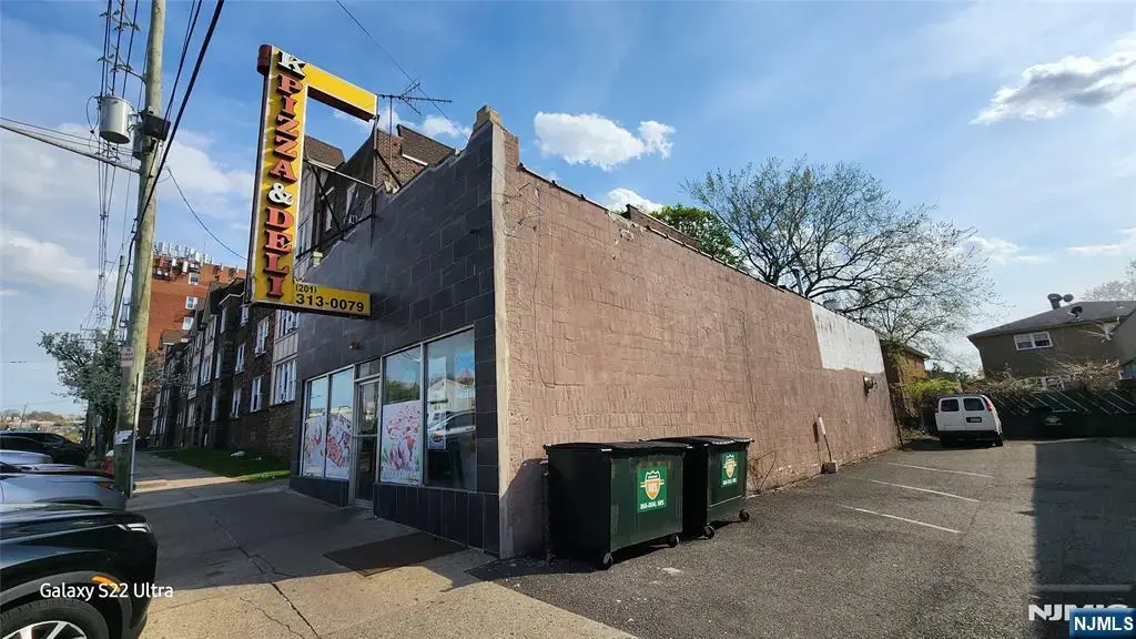 26 E Columbia Avenue, Palisades Park