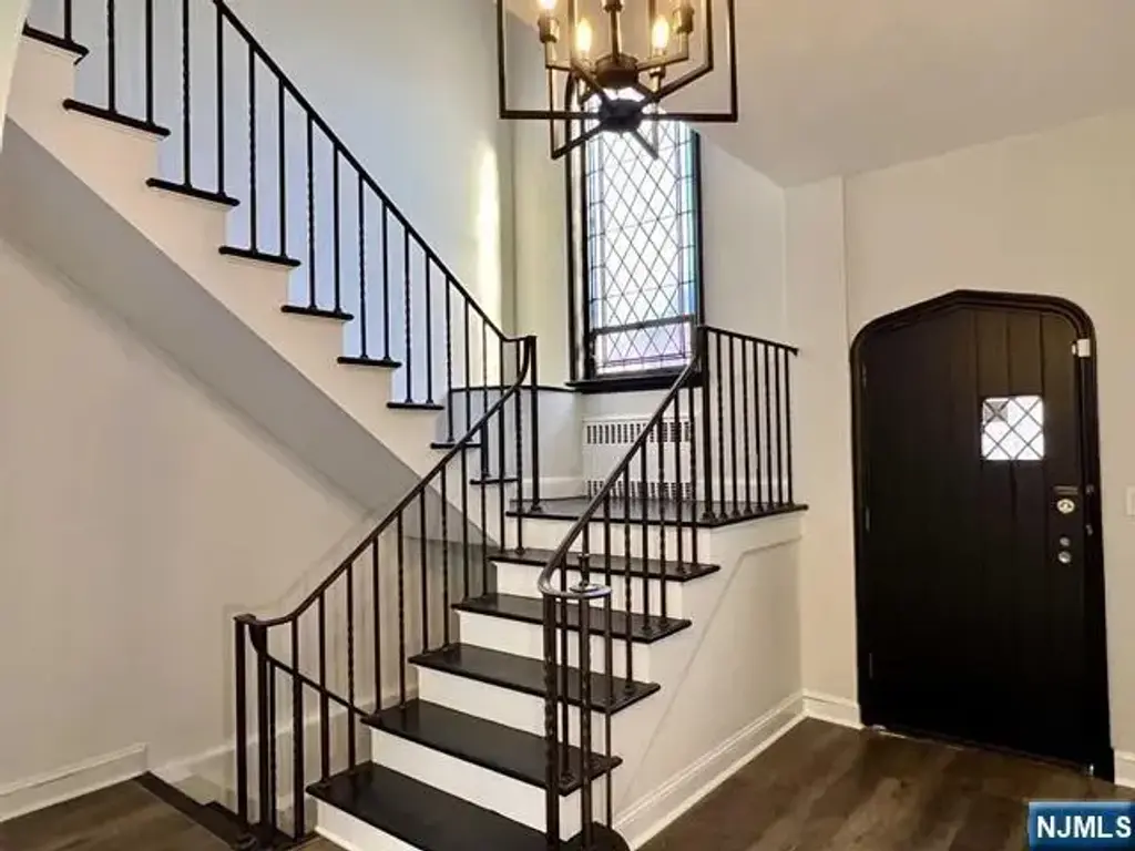 695 Palisade, Cliffside Park