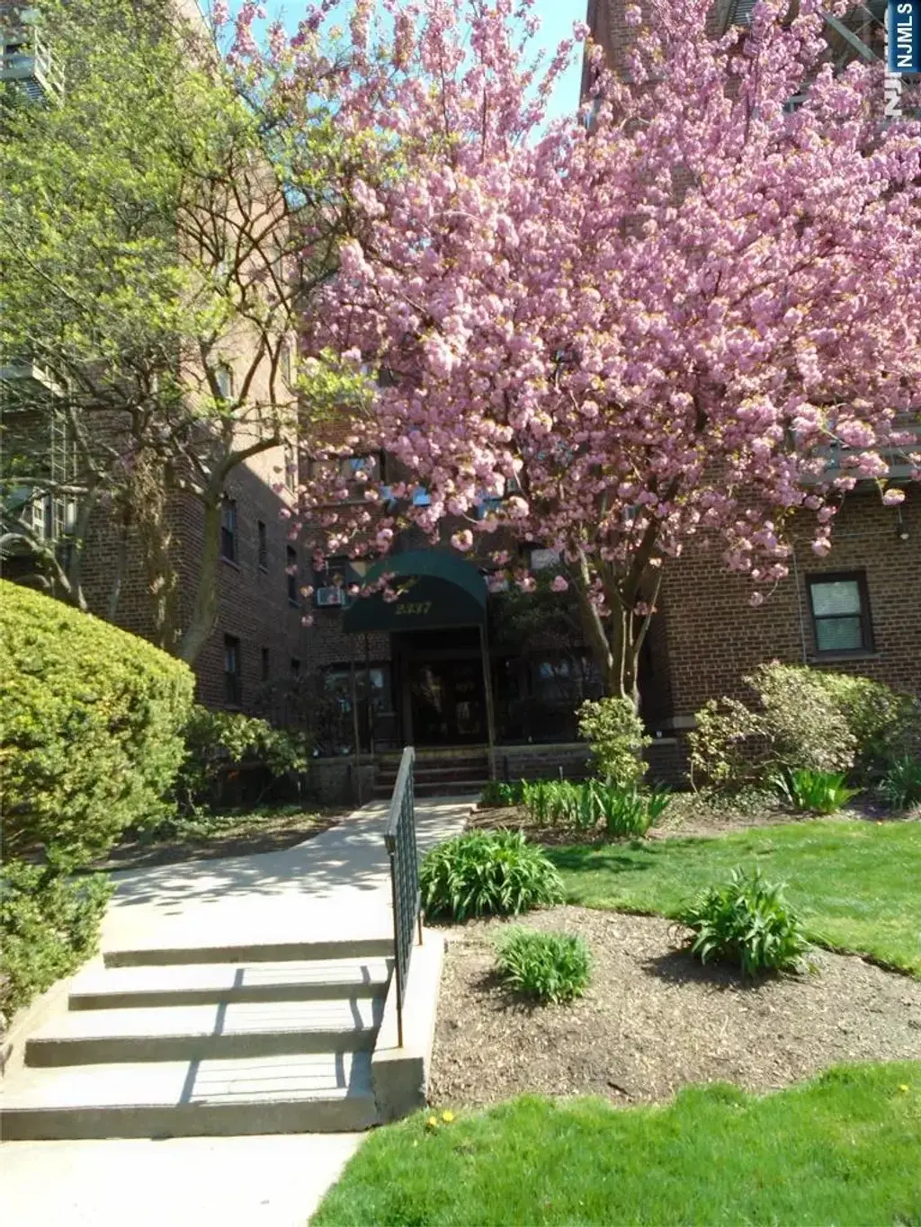 2337 Hudson B15, Fort Lee
