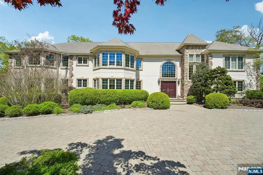 554 Hampton Hill Road, Franklin Lakes