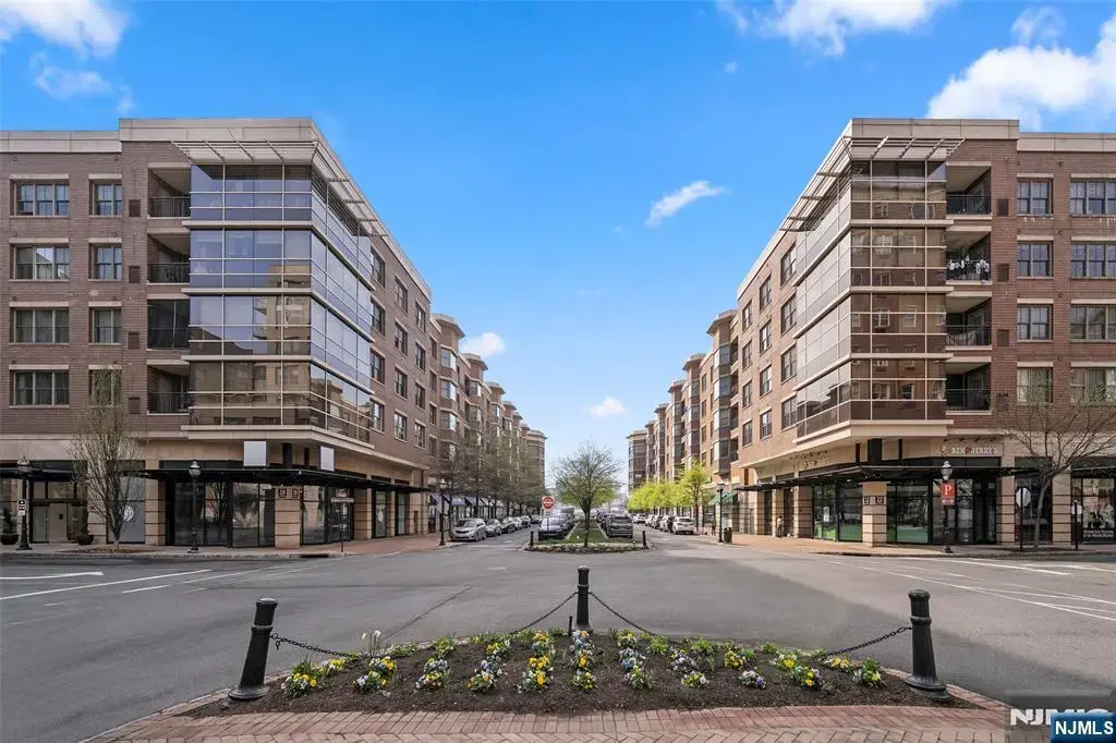 22 Ave At Port Imperial 204, West New York