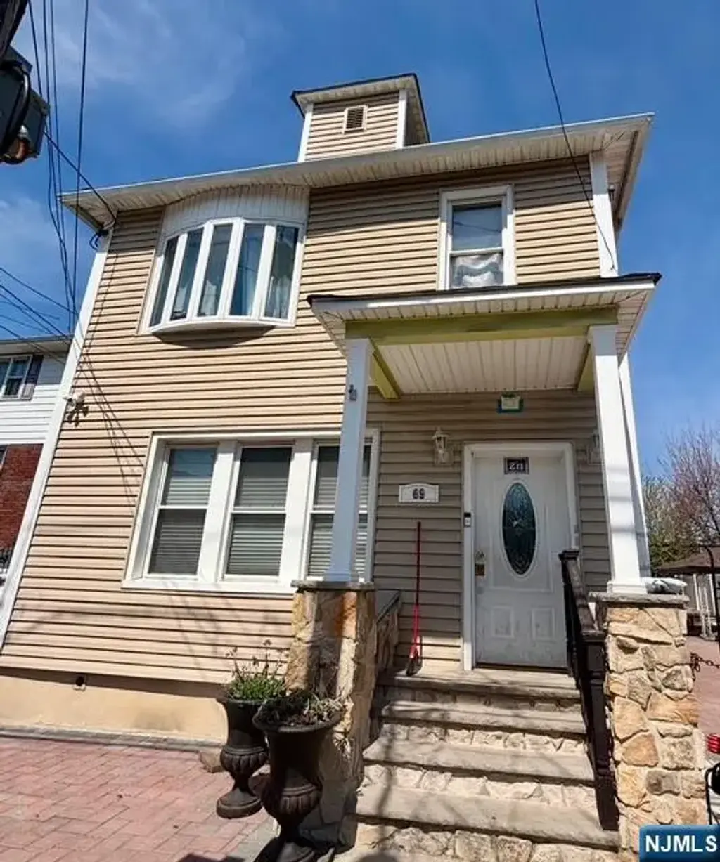 69 Miller 1r, Elmwood Park