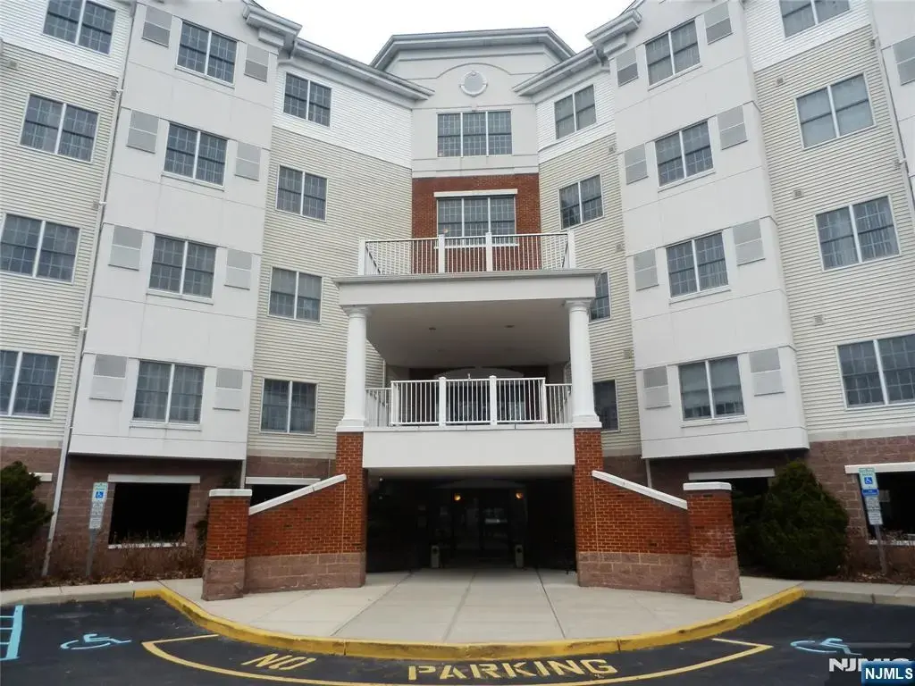 189 Forest Avenue 307, Paramus