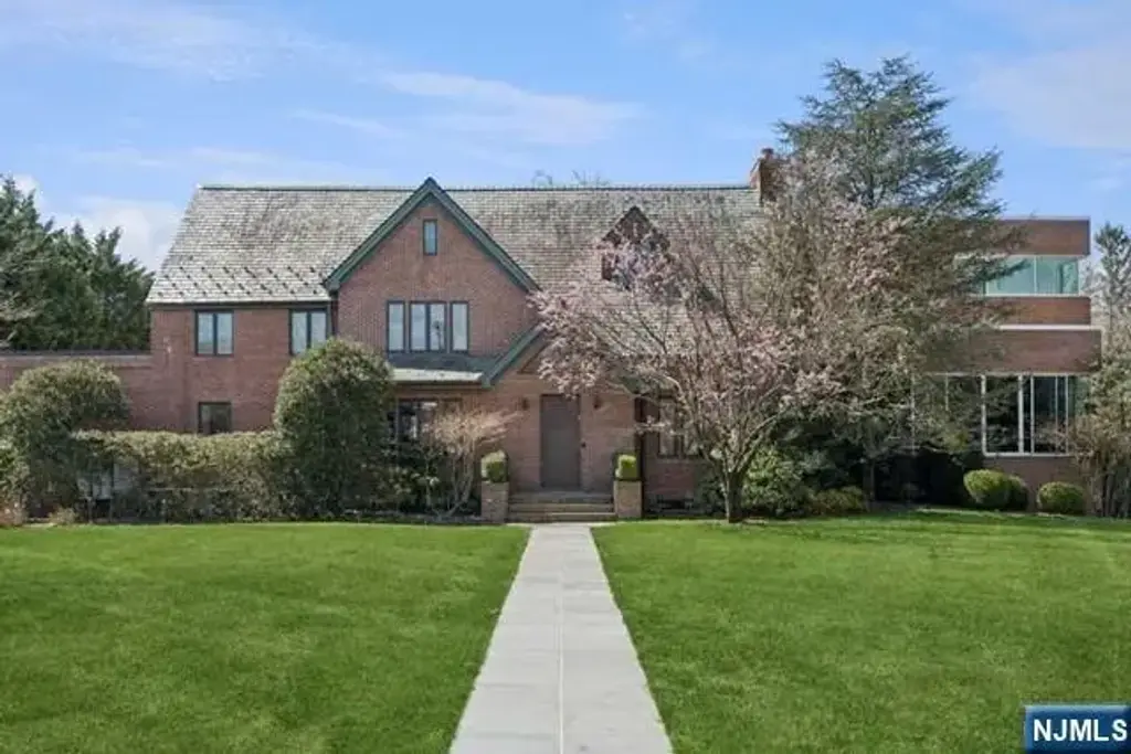 532 Winthrop Road, Teaneck