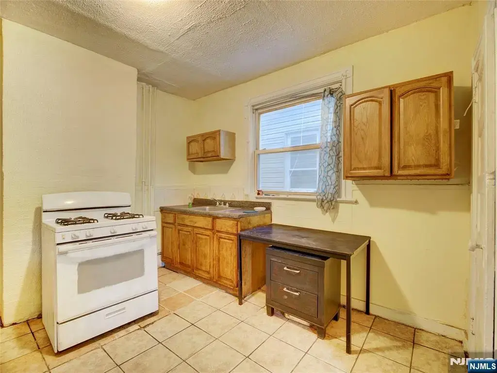 45 18th Street, East Orange