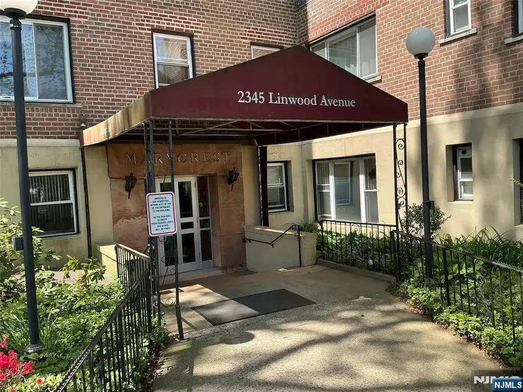 2345 Linwood 4h, Fort Lee