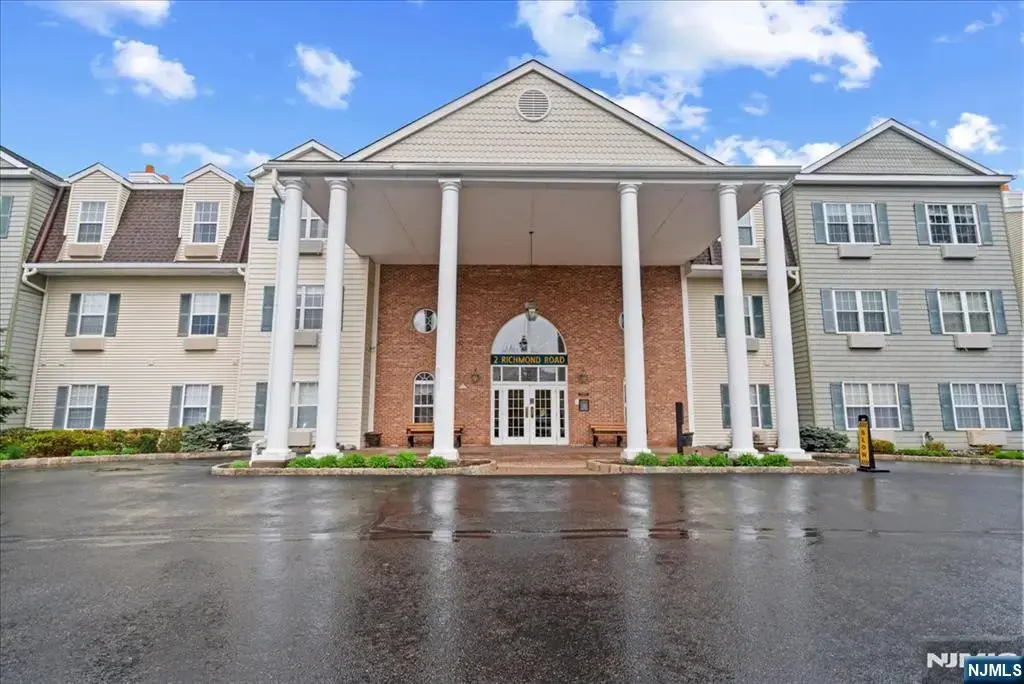 2 Richmond Road 306, West Milford