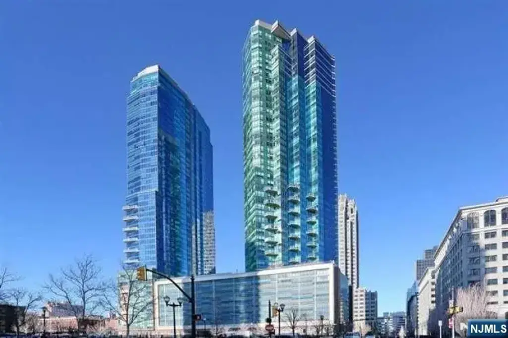 77 Hudson Street 2002, Jersey City
