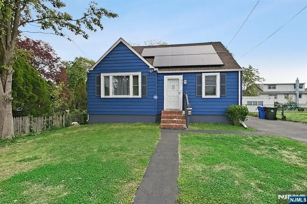 811 Lincoln Avenue, Burlington Twp