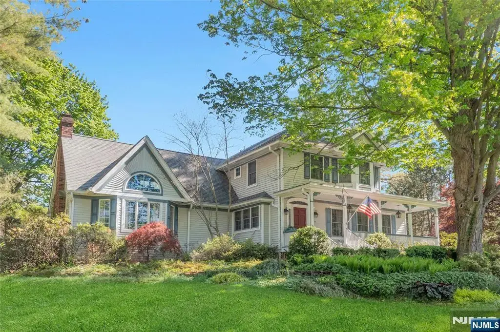 11 Lower Cross Road, Saddle River