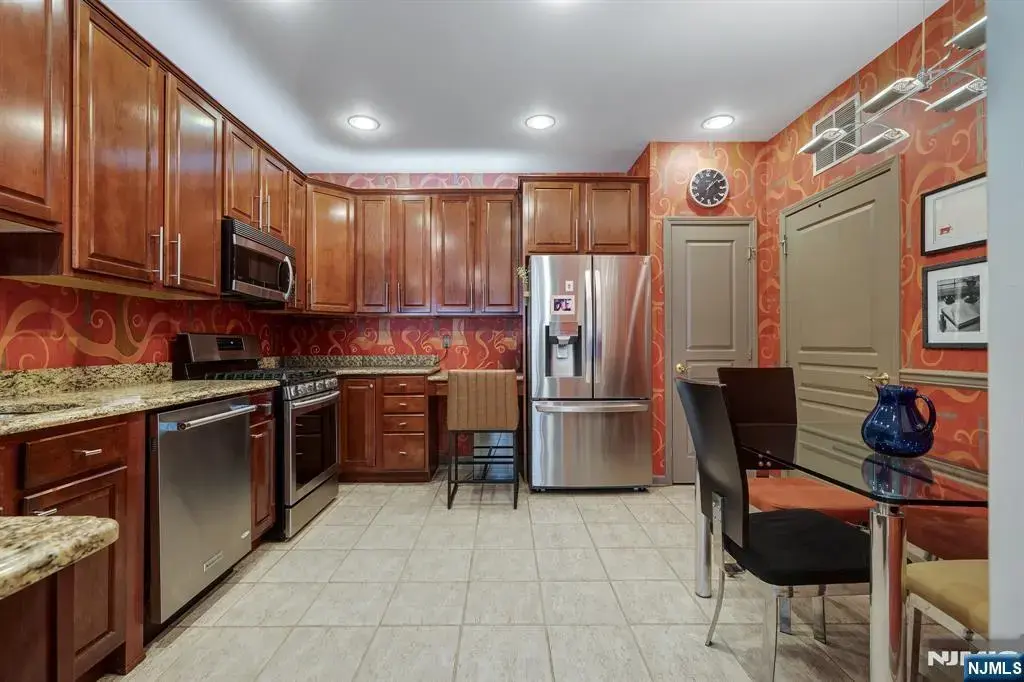 10402 Warrens Way Top Floor Renov, Wanaque