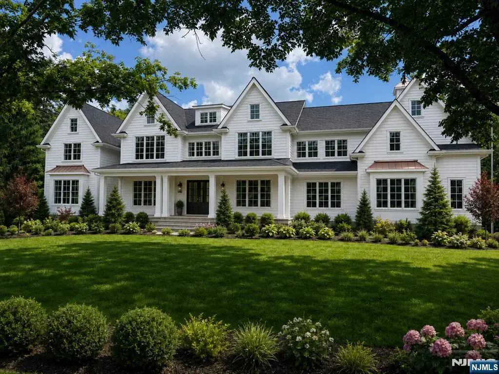 939 Briarwoods Road, Franklin Lakes