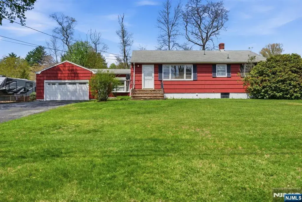 49 Heather Hills Drive, Jefferson Township