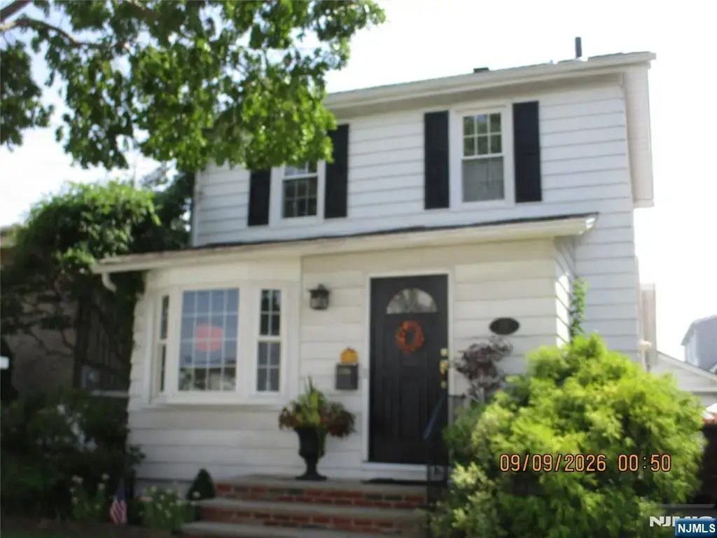 516 Willow Avenue, Lyndhurst