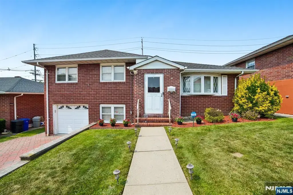 28 Pikeview Terrace, Secaucus