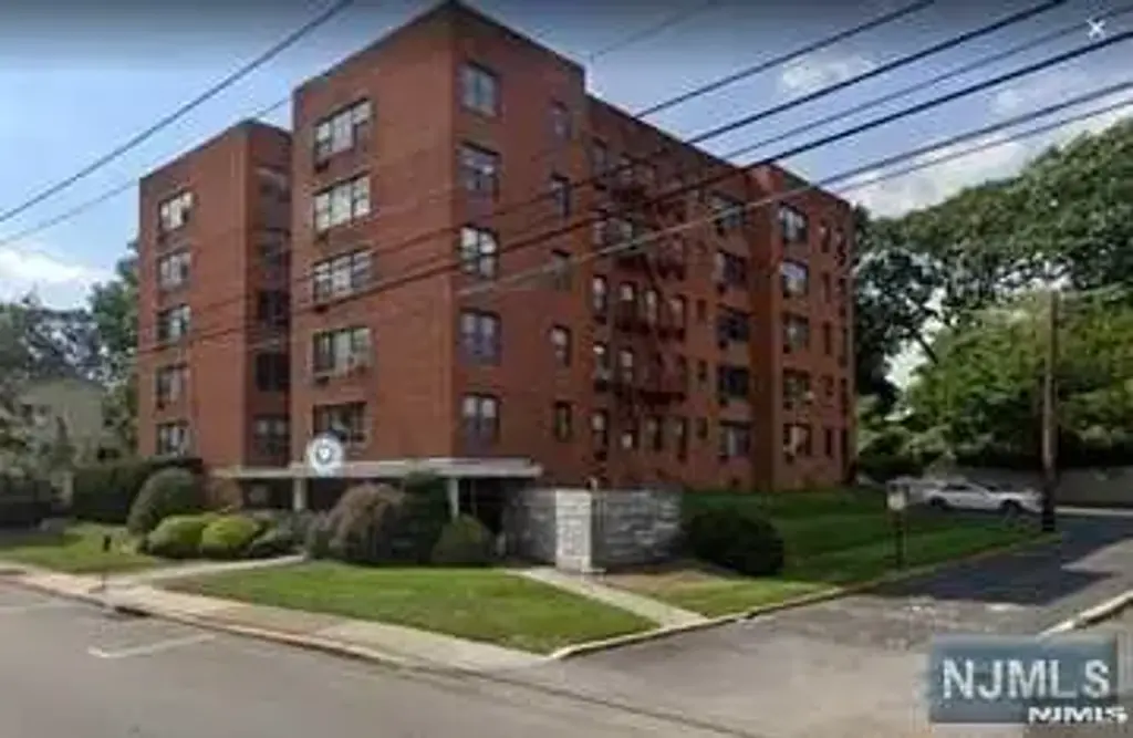 1541 Lemoine Avenue 4f, Fort Lee