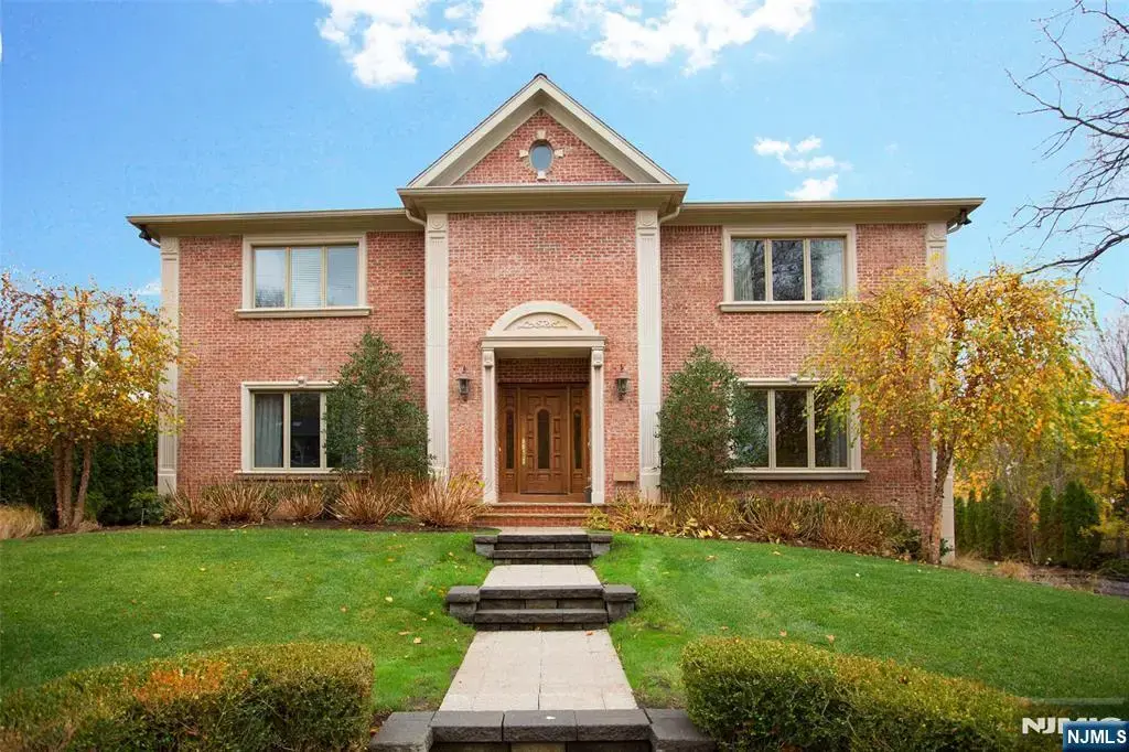 146 Palisade, Cresskill