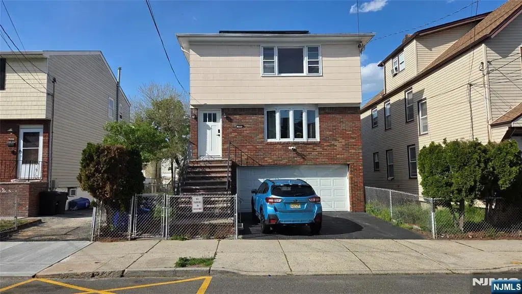 159-161 Tappan Top Floor, Kearny