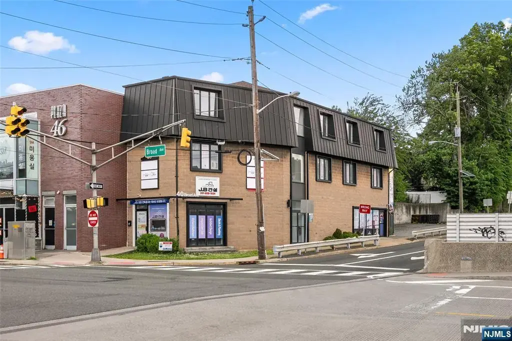 40 Broad Avenue, Palisades Park