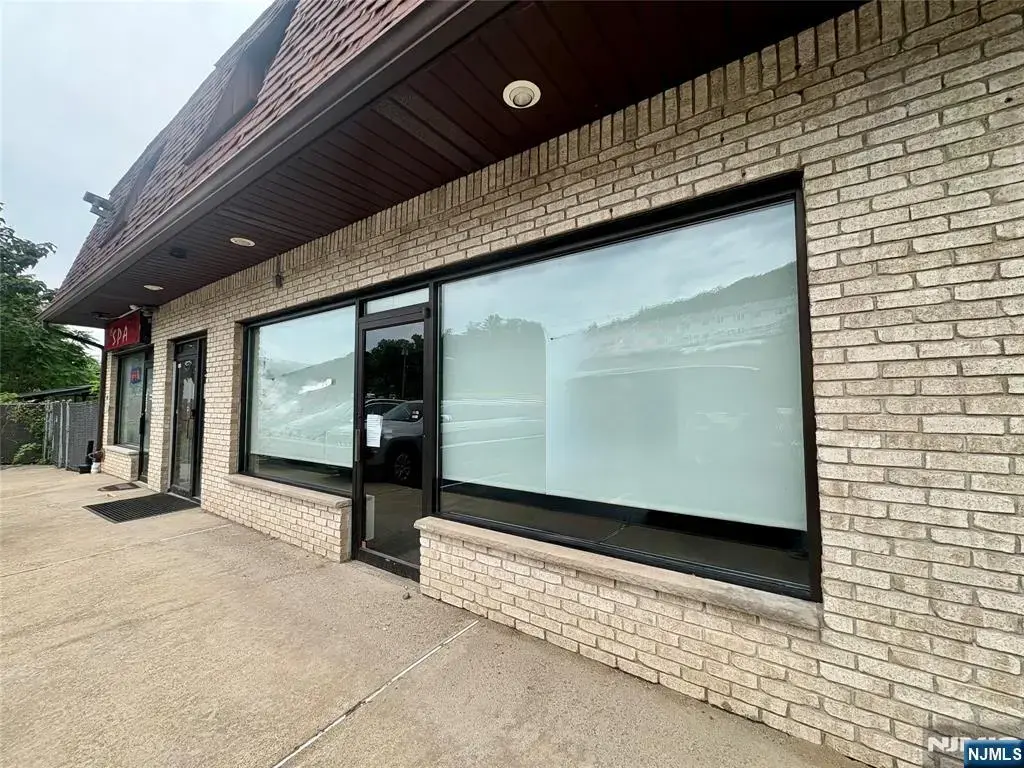 1220 State Rt 23 R2, Butler Borough