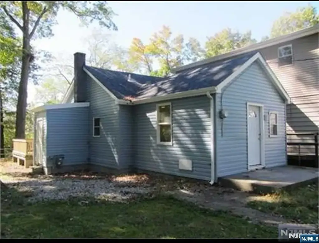 421 Riverside Drive, Wayne