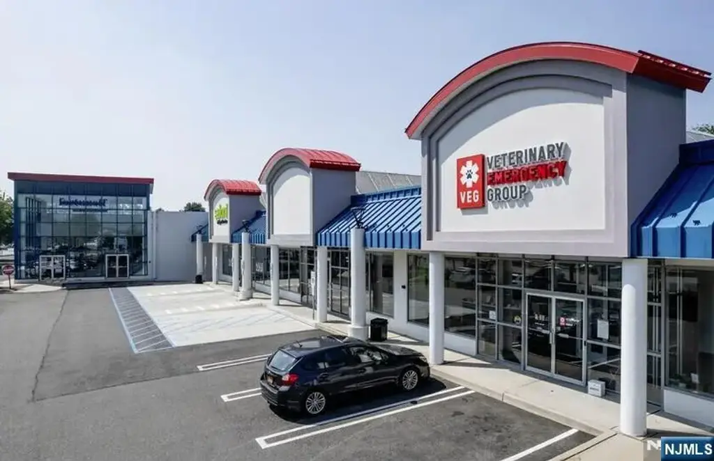 141 Rt-17, Paramus