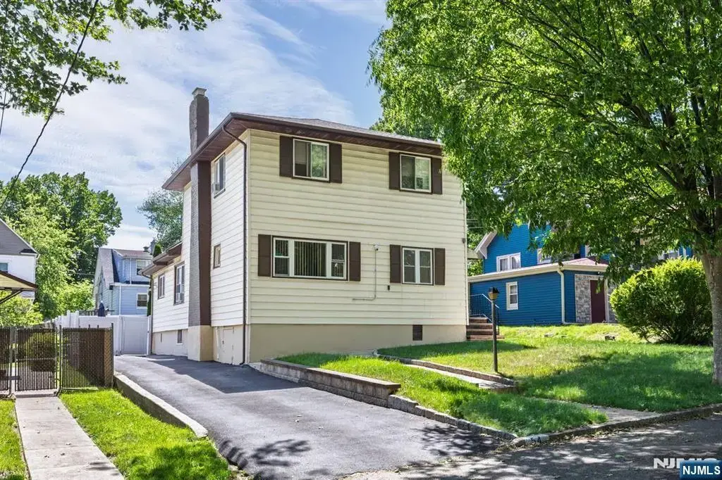 54 Bedford Avenue, Teaneck