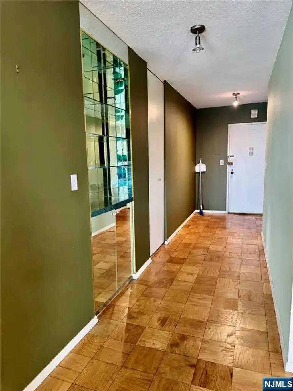 7855 Jfk Blvd E 11 I, North Bergen