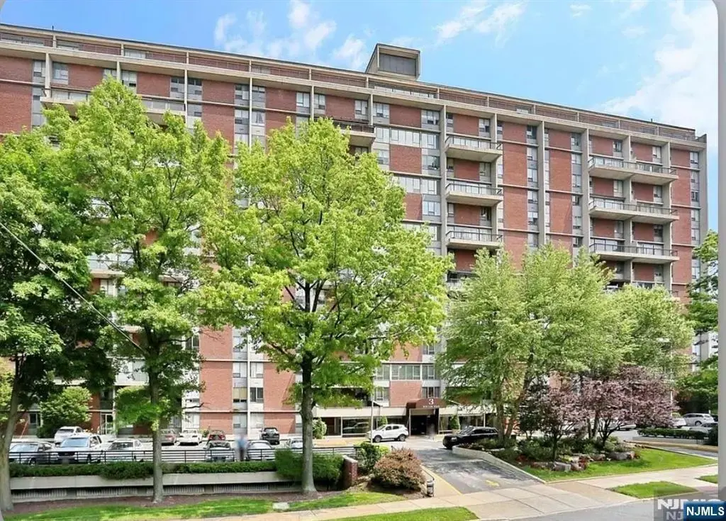 2 Horizon Road Ph 2, Fort Lee