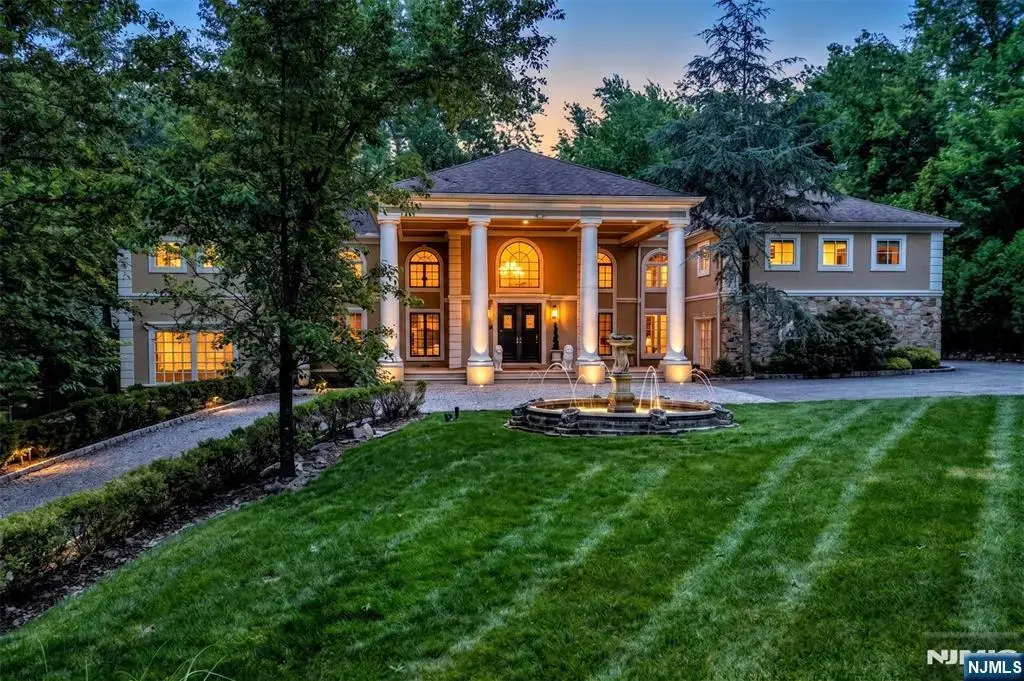 24 Wildwood Road, Saddle River
