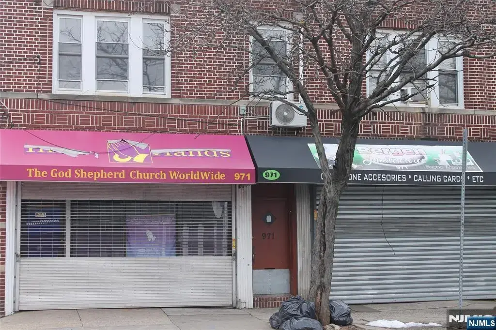 971 Bergen Street 967, Newark