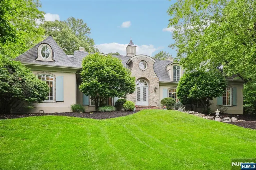 505 Timberline Drive, Franklin Lakes