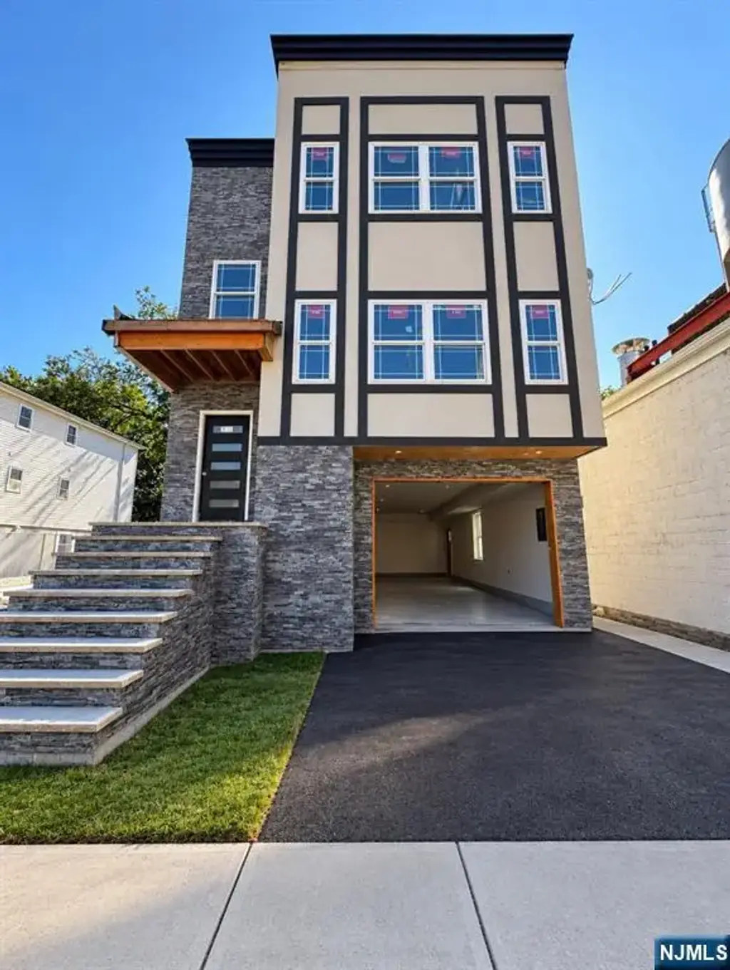 1060 Magnolia Avenue, Elizabeth