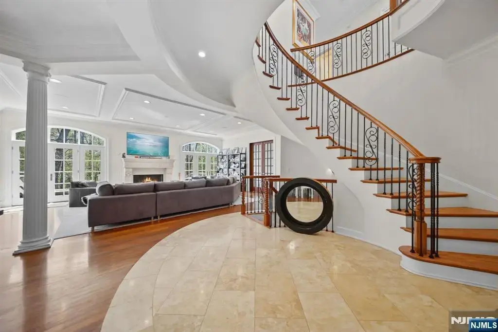 713 Bellaire Drive, Demarest