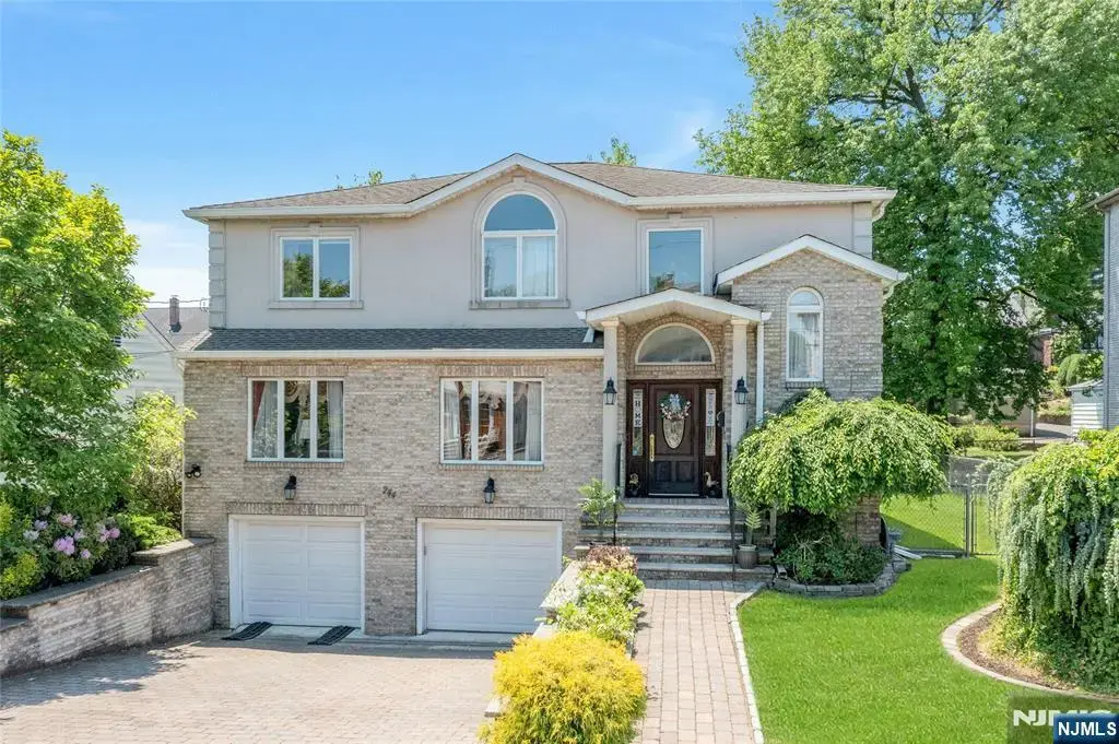 244 Mcelroy Avenue, Fort Lee