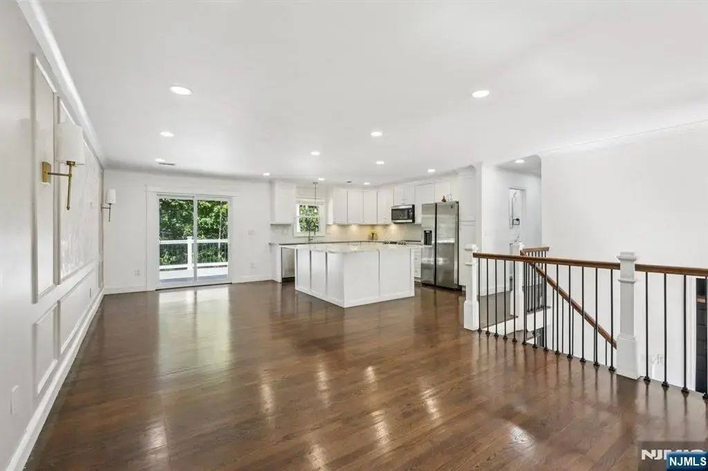 34 Oklahoma Trail, Hopatcong
