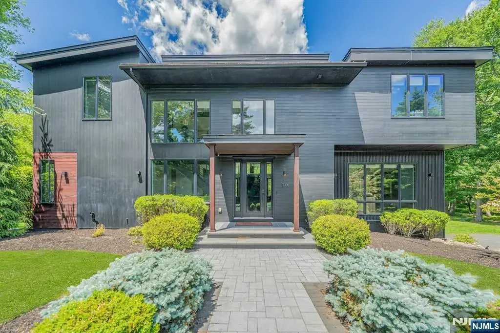176 Edson Terrace, Franklin Lakes
