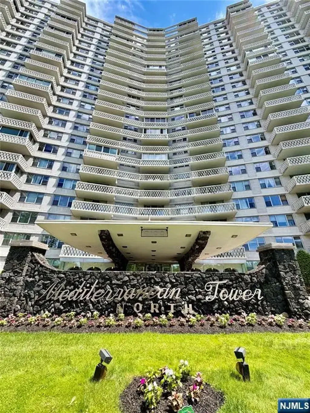 2100 Linwood 4p, Fort Lee