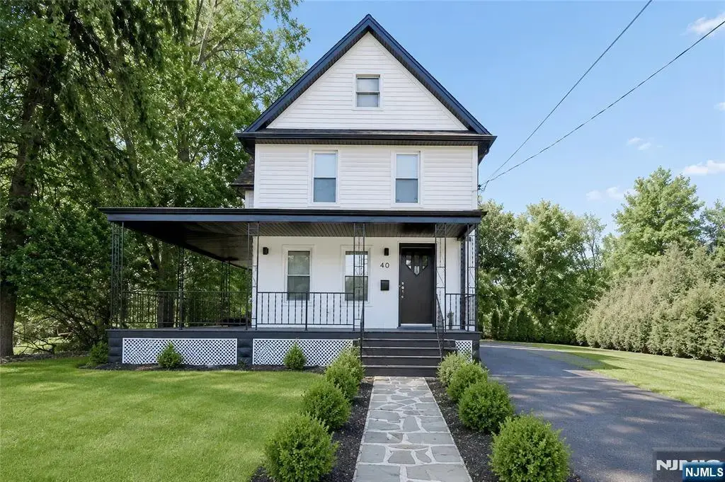 40 Grant Avenue, Cresskill