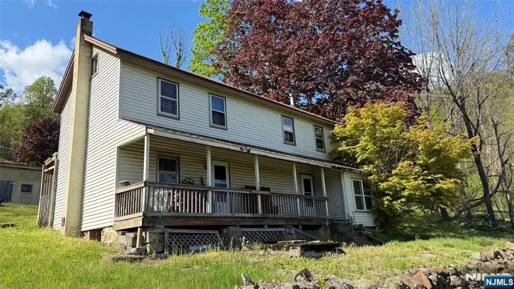 25 Coleman Hill Road, Other Areas