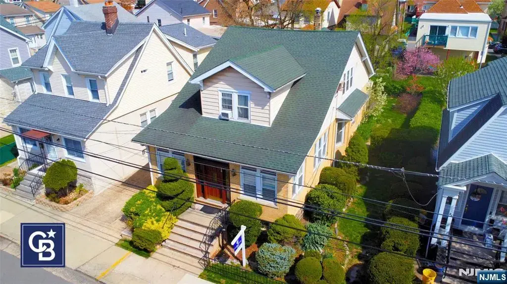 88 Shaler Avenue, Fairview