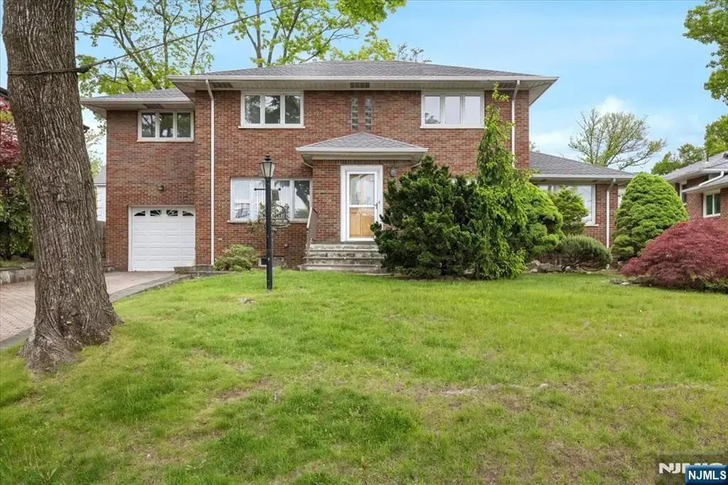 535 Summit, Englewood Cliffs