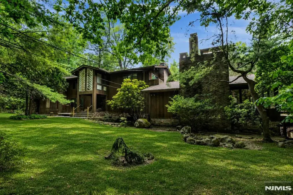 34 Cambridge Way, Alpine