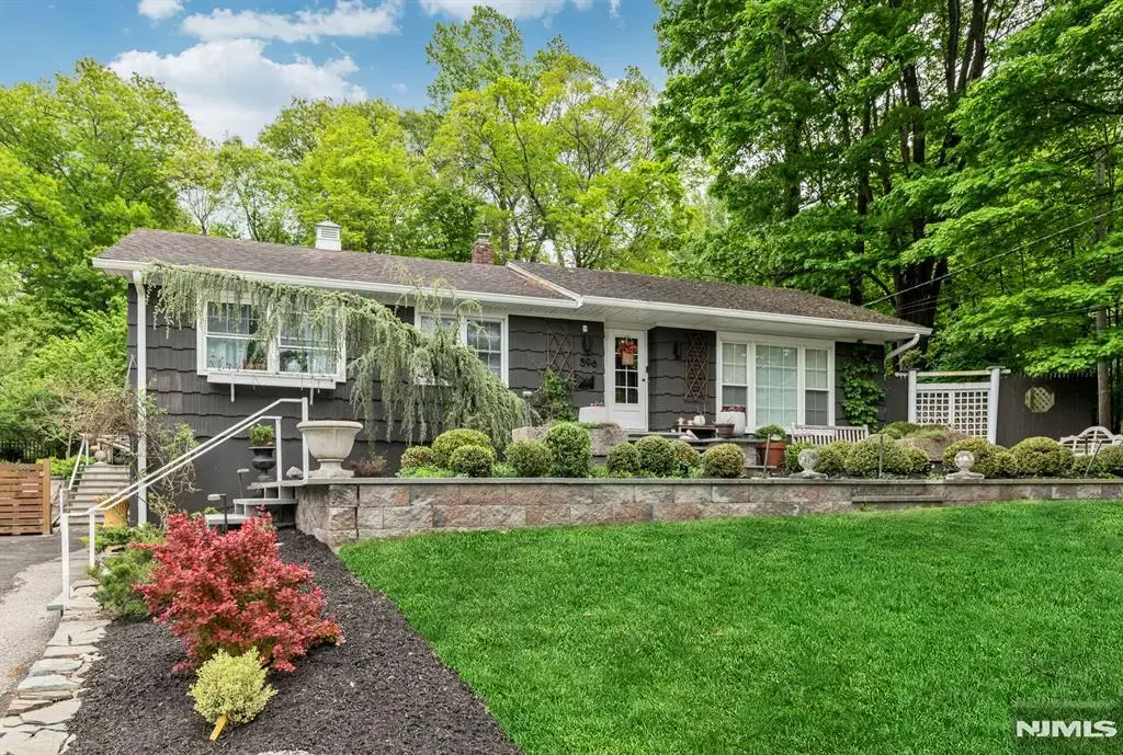 596 Wyckoff Avenue, Mahwah