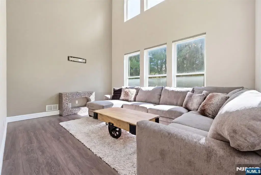 15 Aspen Court, Hardyston
