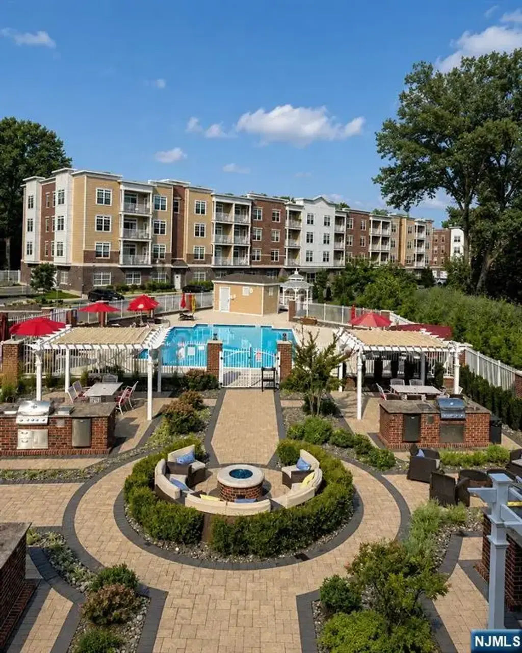 3 Soldier Hill 303, Paramus