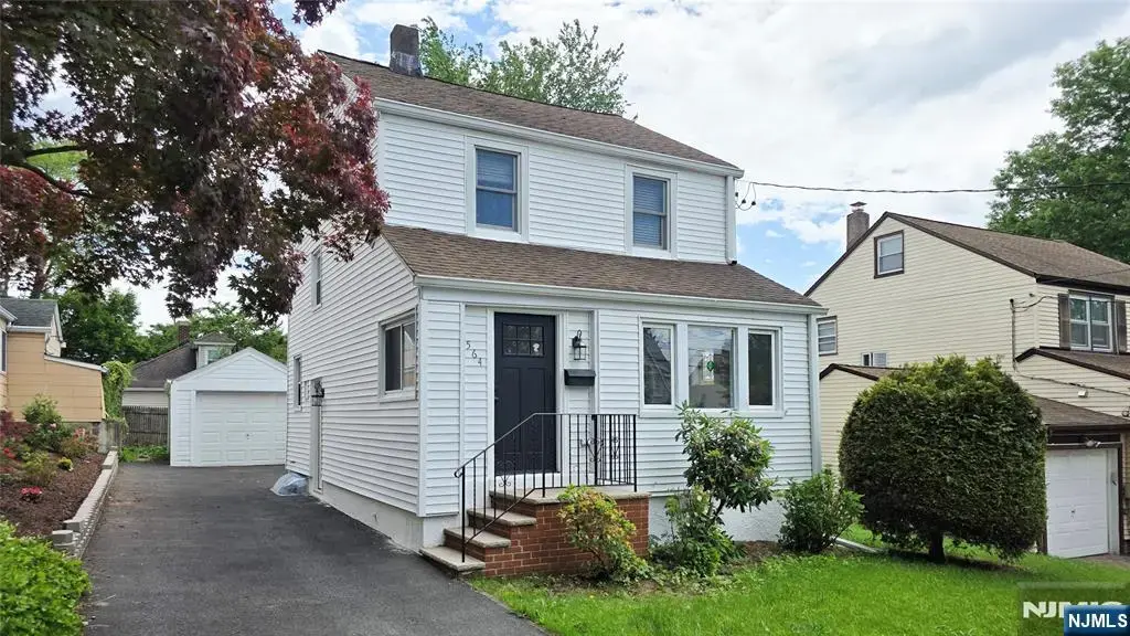 564 Maple Avenue, Teaneck