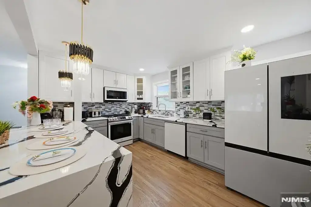 501 2nd Avenue, Roselle