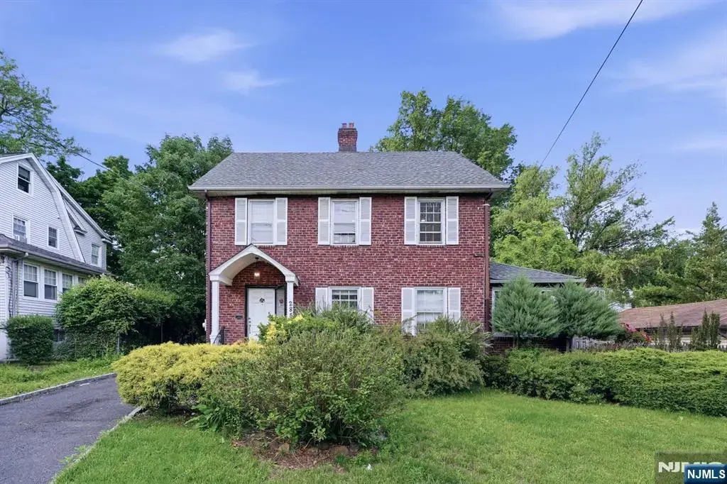 285 Hudson Avenue, Englewood