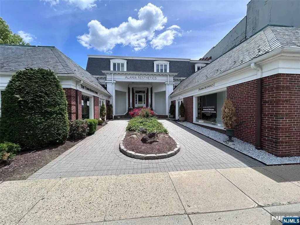 266 E Broad Street, Westfield